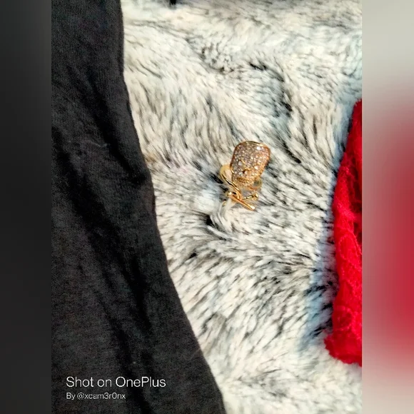 #thebrave Ladies MED Lot - Picture 5 of 6